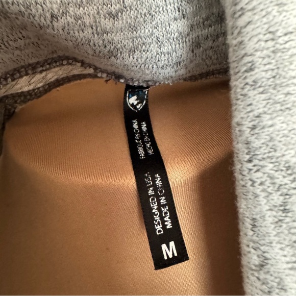 Kuhl Gray Women's Cowl Neck pullover with pockets and thumb slota size M - Picture 3 of 7